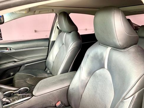 Used 2018 Toyota Camry XSE w/ Driver Assist Package FWD image 12