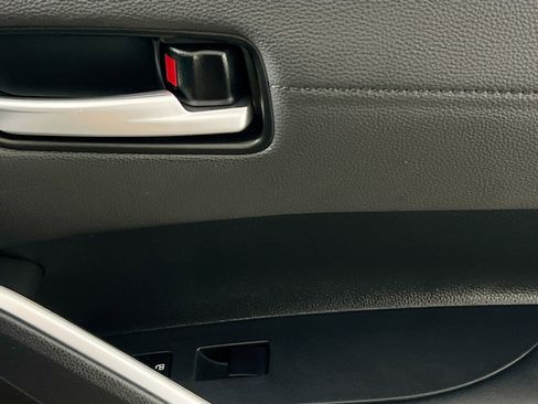 Used 2024 Toyota Corolla Cross XSE w/ Convenience Package image 32