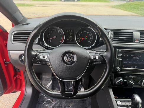 Used 2016 Volkswagen Jetta Sport FWD image 15