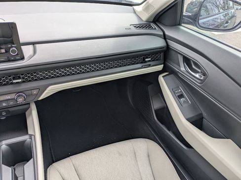 Used 2024 Honda Accord EX image 15
