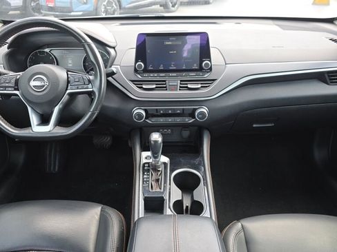 Used 2024 Nissan Altima 2.5 SR FWD image 18