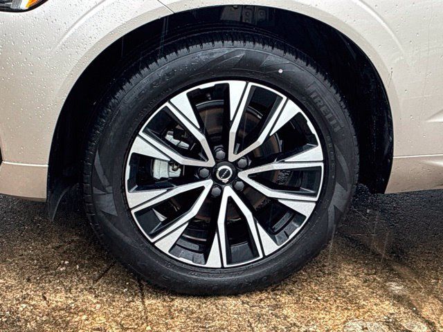 Used 2024 Volvo XC60 B5 Core w/ Climate Package AWD/4WD image 11