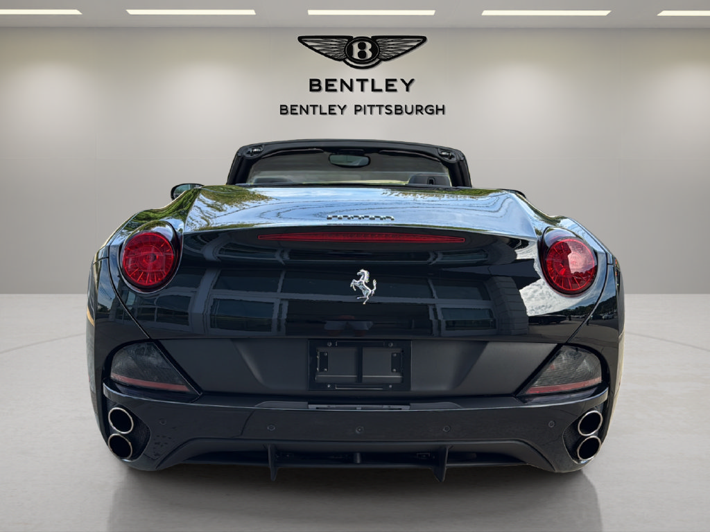 Used 2012 Ferrari California RWD image 7