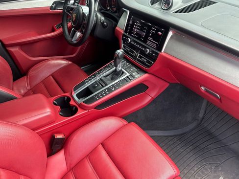Used 2021 Porsche Macan Turbo AWD/4WD image 20