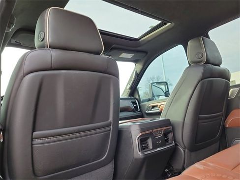 Used 2024 GMC Sierra 2500 Denali Ultimate image 13