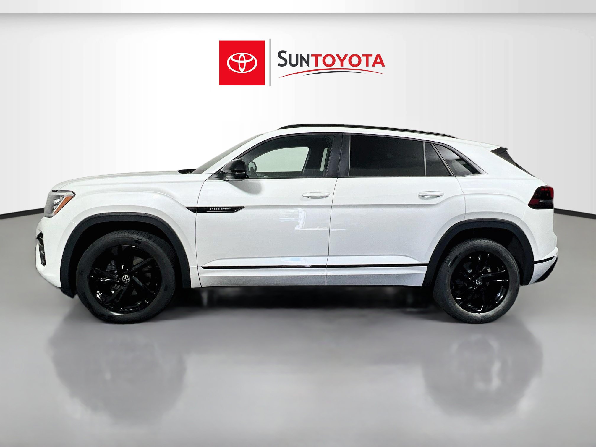 Used 2026 Volkswagen Atlas Cross Sport SEL R-Line AWD/4WD image 7