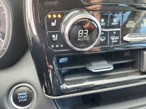 Used 2021 Toyota Highlander Limited image 25