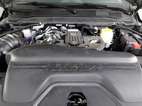 New 2026 RAM 2500 Laramie AWD/4WD image 10