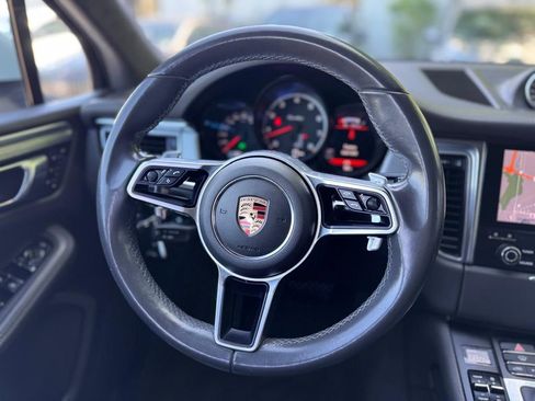 Used 2017 Porsche Macan Turbo AWD/4WD image 21