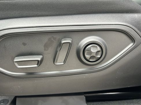 New 2025 Jeep Grand Cherokee L Limited image 13