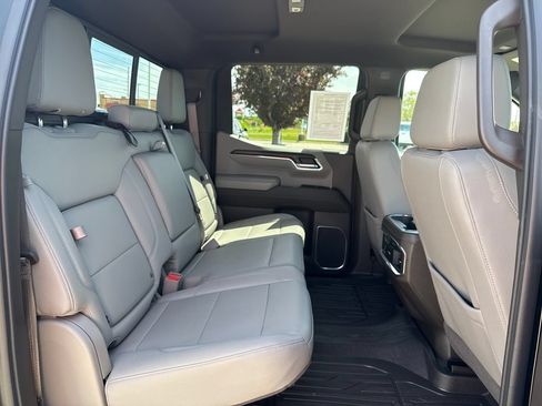 Used 2024 GMC Sierra 1500 SLT w/ SLT Premium Plus Package AWD/4WD image 37