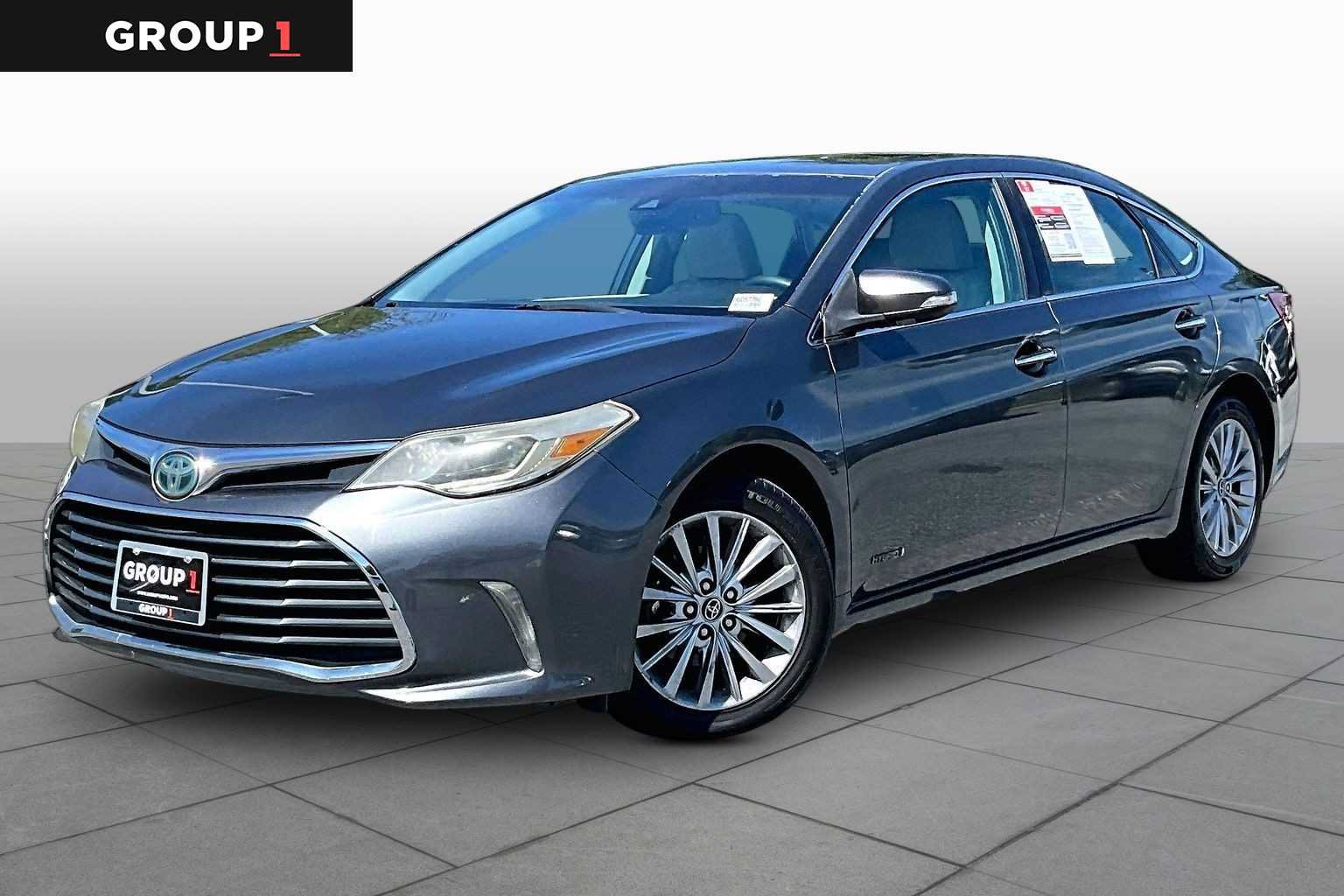 Used 2017 Toyota Avalon Limited FWD image 1
