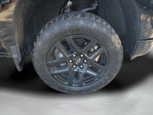 Used 2024 Chevrolet Silverado 1500 LT Trail Boss w/ Convenience Package II image 5