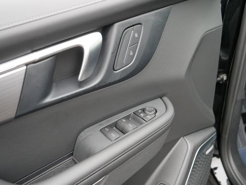 Used 2025 Buick Enclave Preferred image 19