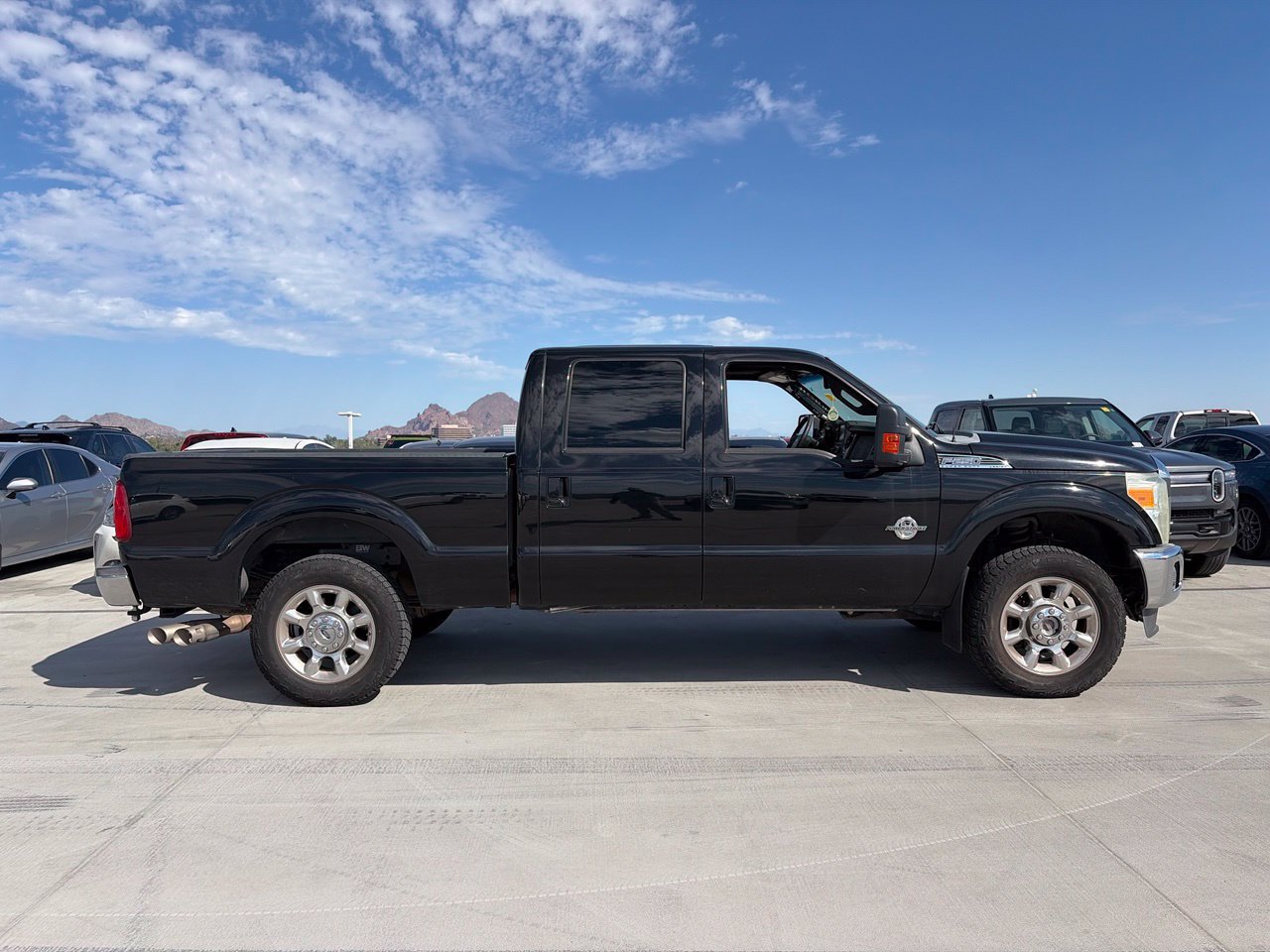 Used 2016 Ford F250 Lariat w/ Lariat Ultimate Package AWD/4WD image 3
