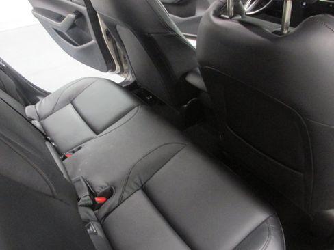 Used 2024 MAZDA MAZDA3 s FWD image 22