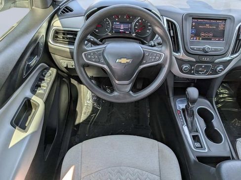Used 2022 Chevrolet Equinox LT image 18