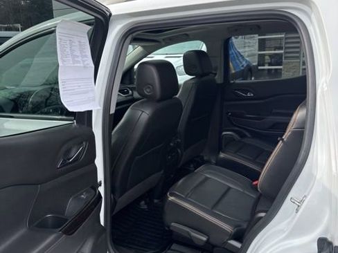 Used 2023 GMC Acadia AT4 w/ Technology Package AWD/4WD image 21