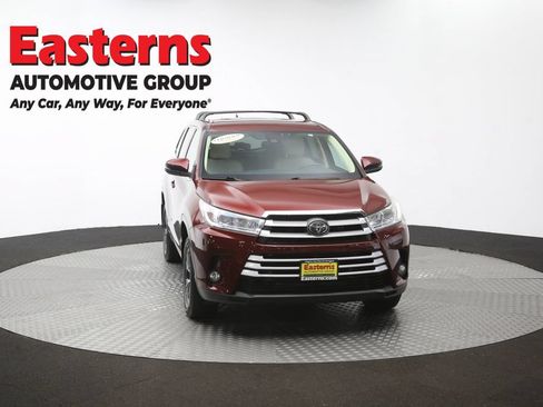 Used 2018 Toyota Highlander Plus AWD/4WD image 51