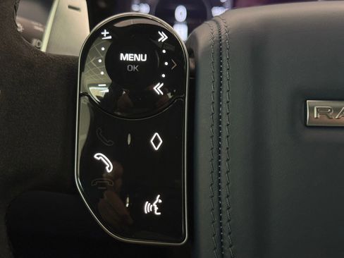 Used 2021 Land Rover Range Rover Sport HST image 17