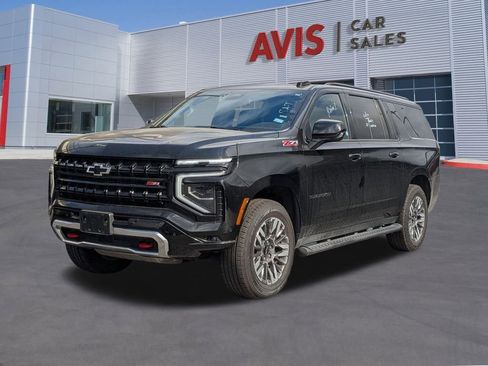 Used 2025 Chevrolet Suburban Z71 image 1
