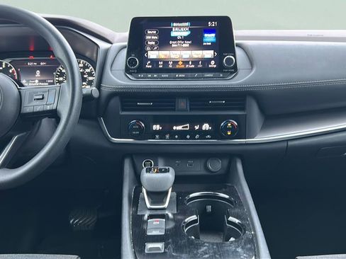 Used 2023 Nissan Rogue SV FWD image 31
