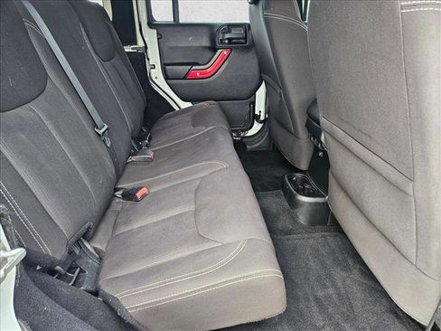 Used 2014 Jeep Wrangler Unlimited Rubicon w/ Connectivity Group image 19