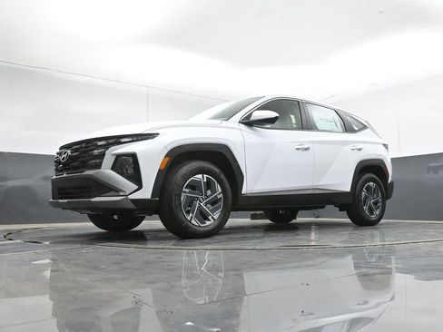 New 2026 Hyundai Tucson Blue SE image 10