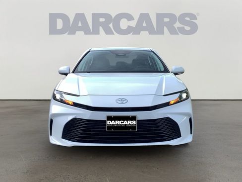 Used 2025 Toyota Camry LE image 2