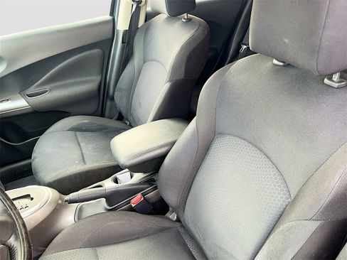 Used 2013 Nissan Juke SV image 19