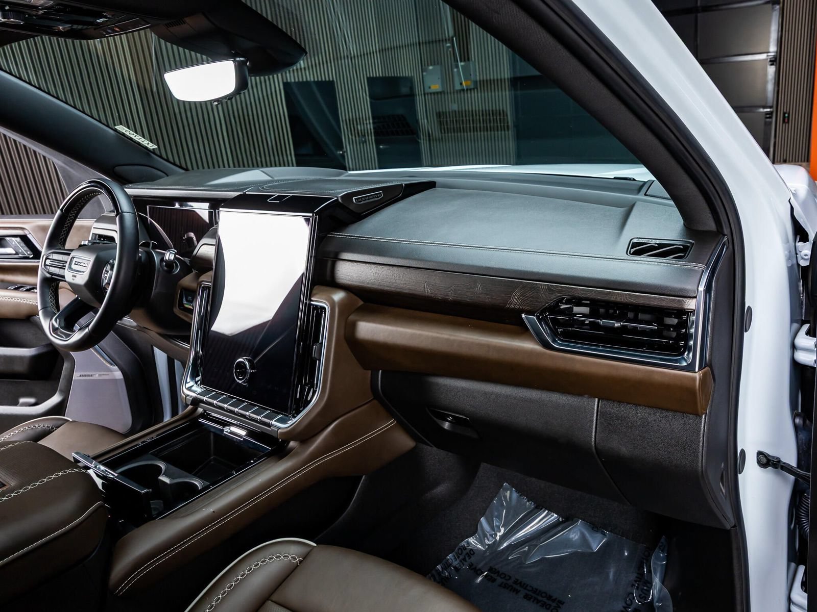 Used 2026 GMC Yukon Denali Ultimate w/ LPO, Floor Liner Package AWD/4WD image 19