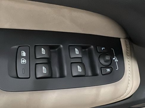 Used 2026 Volvo XC60 B5 Plus w/ Protection Package Premier image 22