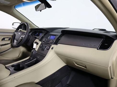 Used 2015 Ford Taurus SE image 23