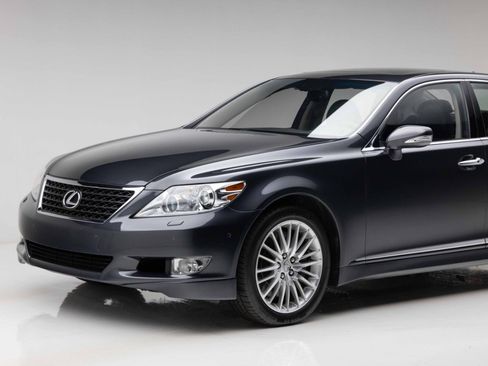 Used 2011 Lexus LS 460 w/ Sport Pkg RWD image 35