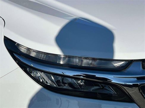 Certified 2023 Chevrolet Equinox LS w/ Driver Confidence II Package image 7