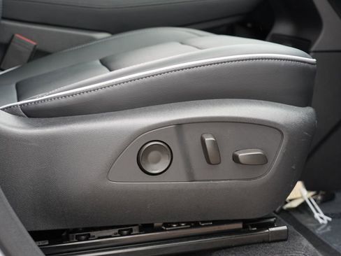 Used 2025 Buick Enclave Preferred image 31