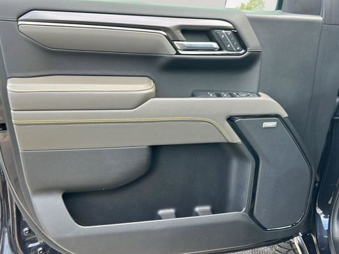 Used 2023 Chevrolet Silverado 1500 ZR2 image 10