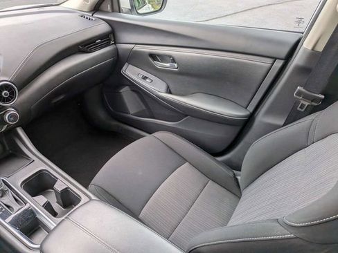 Used 2024 Nissan Sentra SV FWD image 16