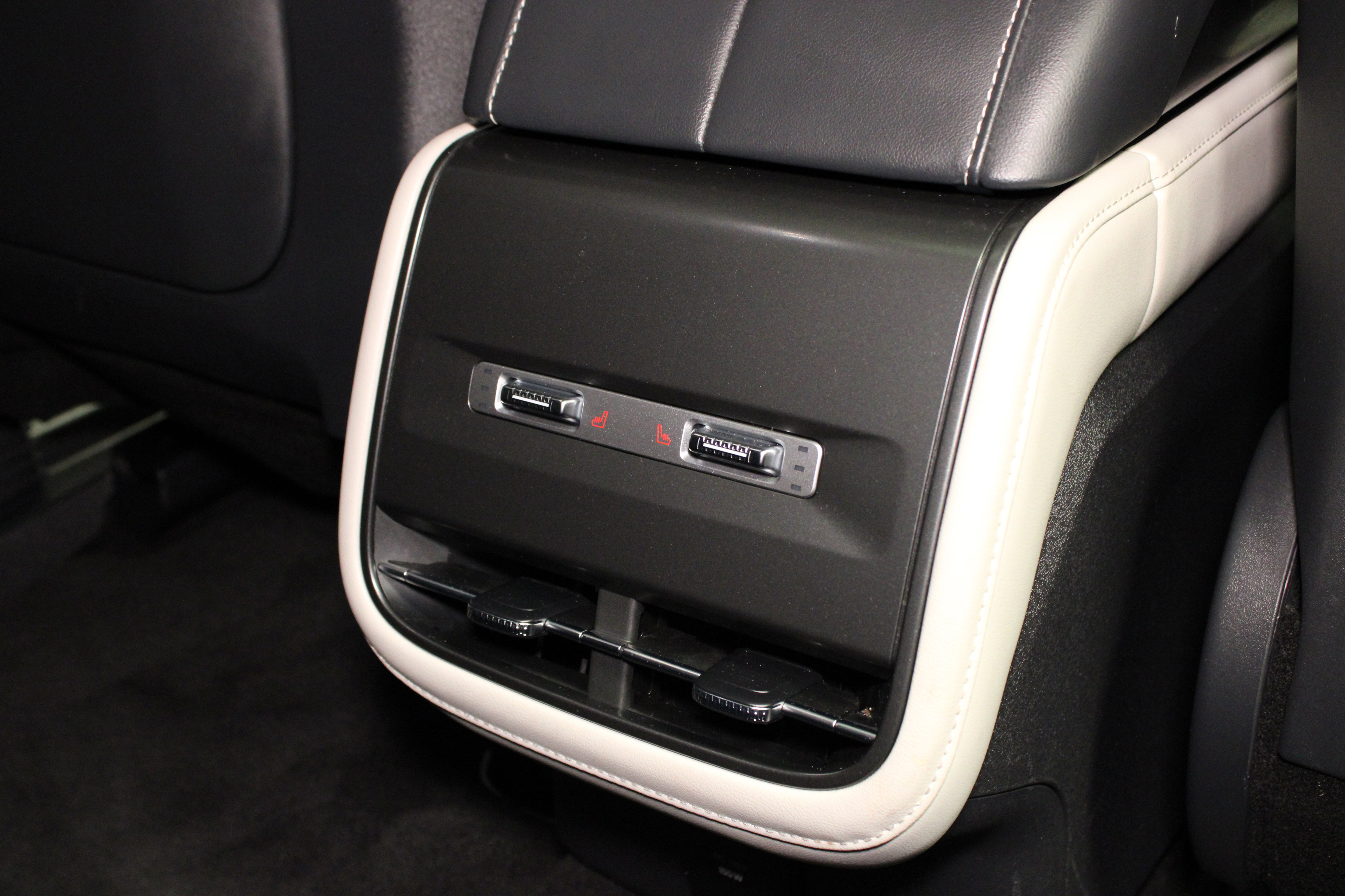 Used 2024 Lincoln Nautilus Reserve w/ Equipment Group 202A AWD/4WD image 17