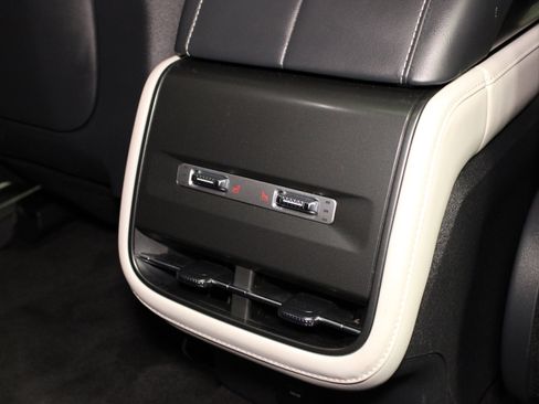 Used 2024 Lincoln Nautilus Reserve w/ Equipment Group 202A AWD/4WD image 17