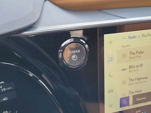 New 2026 Lexus RX 450h AWD image 28