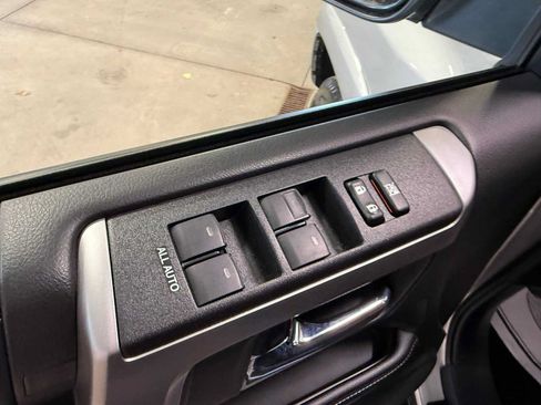 Used 2019 Toyota 4Runner SR5 Premium AWD/4WD image 21