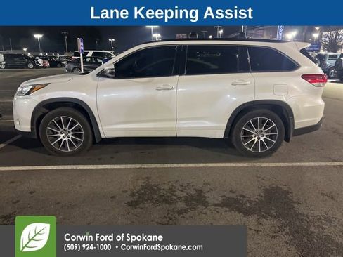 Used 2017 Toyota Highlander SE image 5