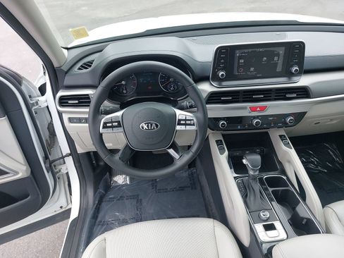 Used 2020 Kia Telluride S w/ S 8 Passenger Seating Package FWD image 16