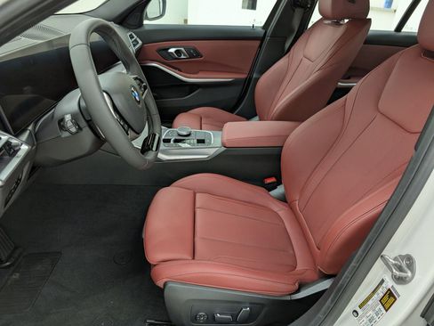 Used 2025 BMW 330i Sedan w/ Premium Package image 5