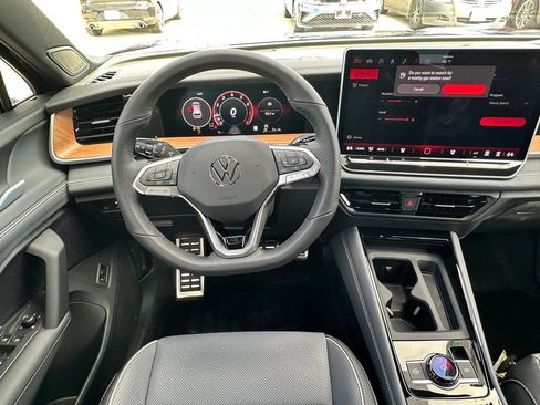New 2026 Volkswagen Tiguan SEL R-Line AWD/4WD image 24