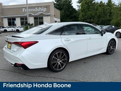 Used 2019 Toyota Avalon Touring w/ Advanced Safety Package FWD image 5