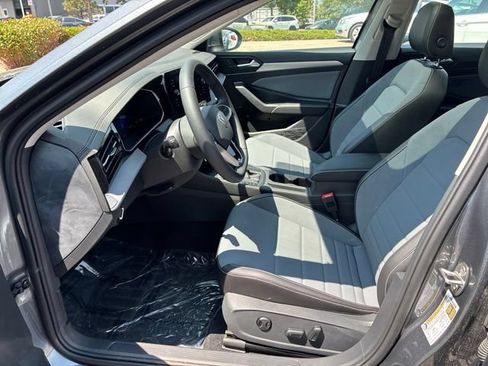 New 2026 Volkswagen Jetta SE FWD image 7