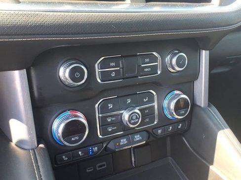 Used 2021 GMC Yukon SLT w/ SLT Luxury Plus Package AWD/4WD image 16