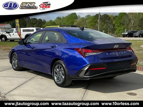 Used 2024 Hyundai Elantra SEL FWD image 5